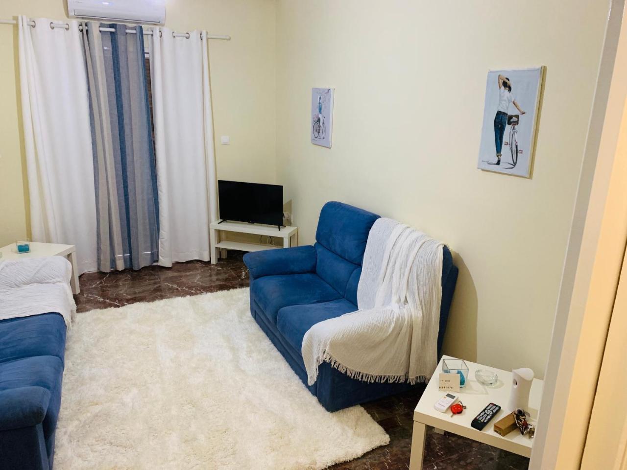 Small In Markopoulo Center Apartment *