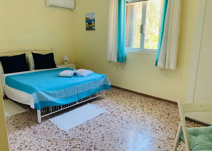 Small Apartment In Markopoulo Center